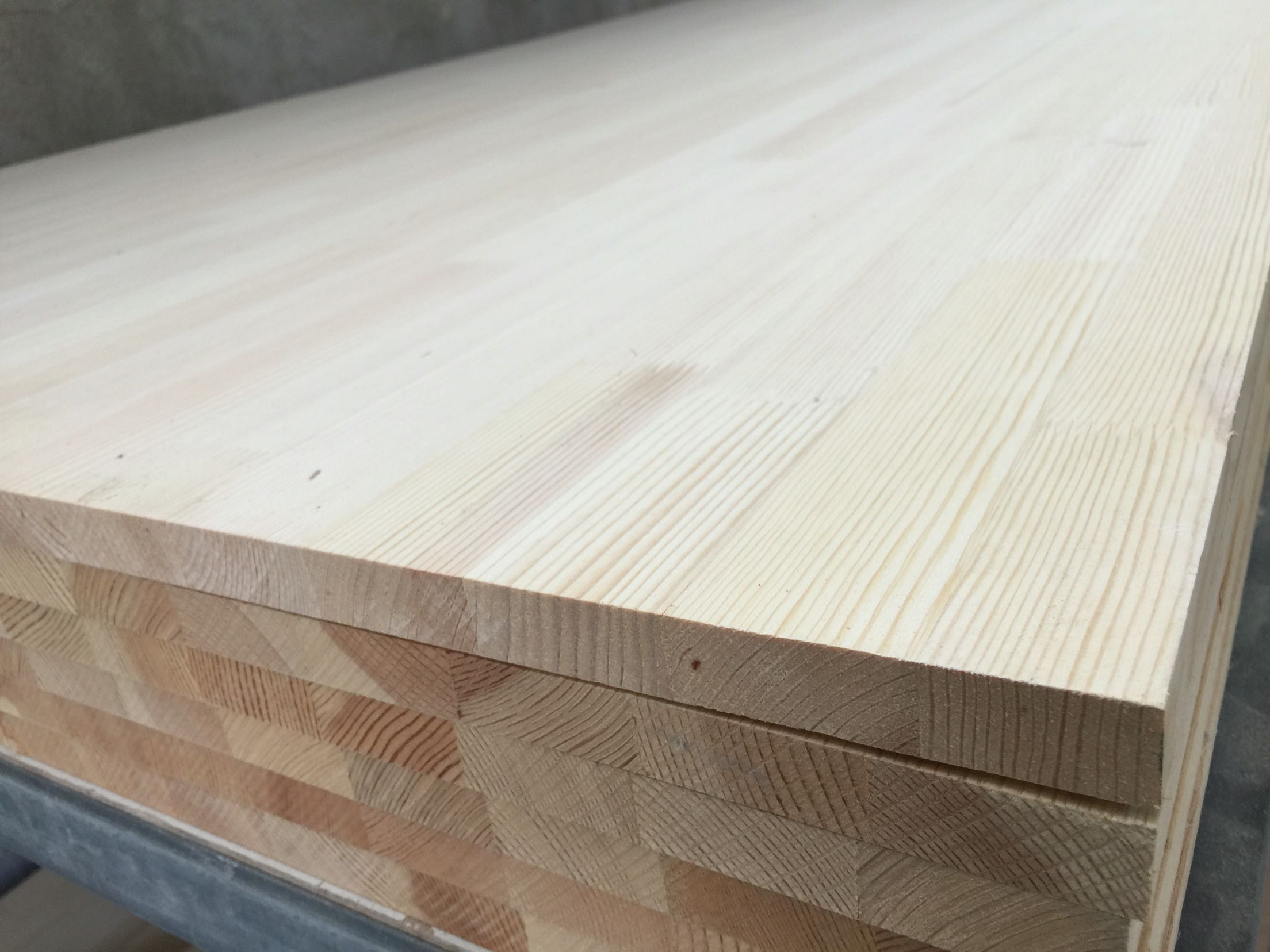 想打全套的柜子,先打柜子还是先刷腻子粉