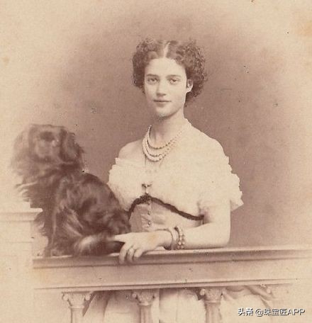 22岁丧子,英国王室觊觎她的珠宝,壕到闪瞎眼的俄国末代皇太后