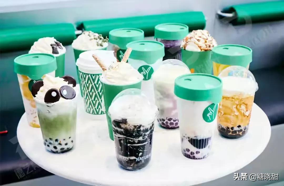 关晓彤奶茶店网红探店,大logo探店关晓彤奶茶店
