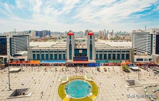 中国有两个火车站:火车直达所有省会城市,没有北京站