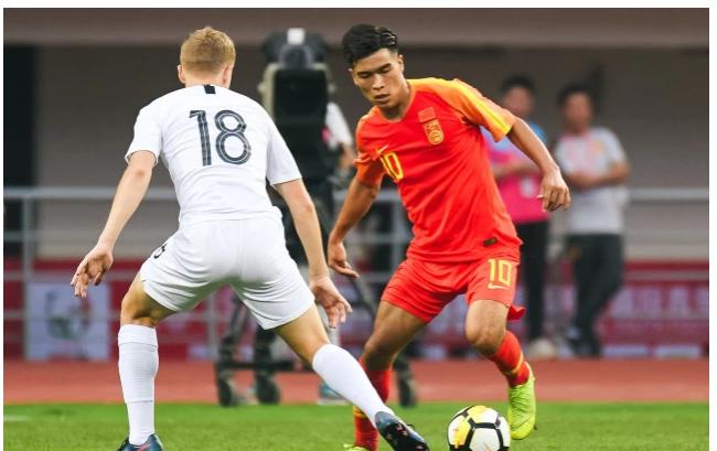 球员太差教练吓跑！这支国足没教练了，还扬言11月要教训韩国队