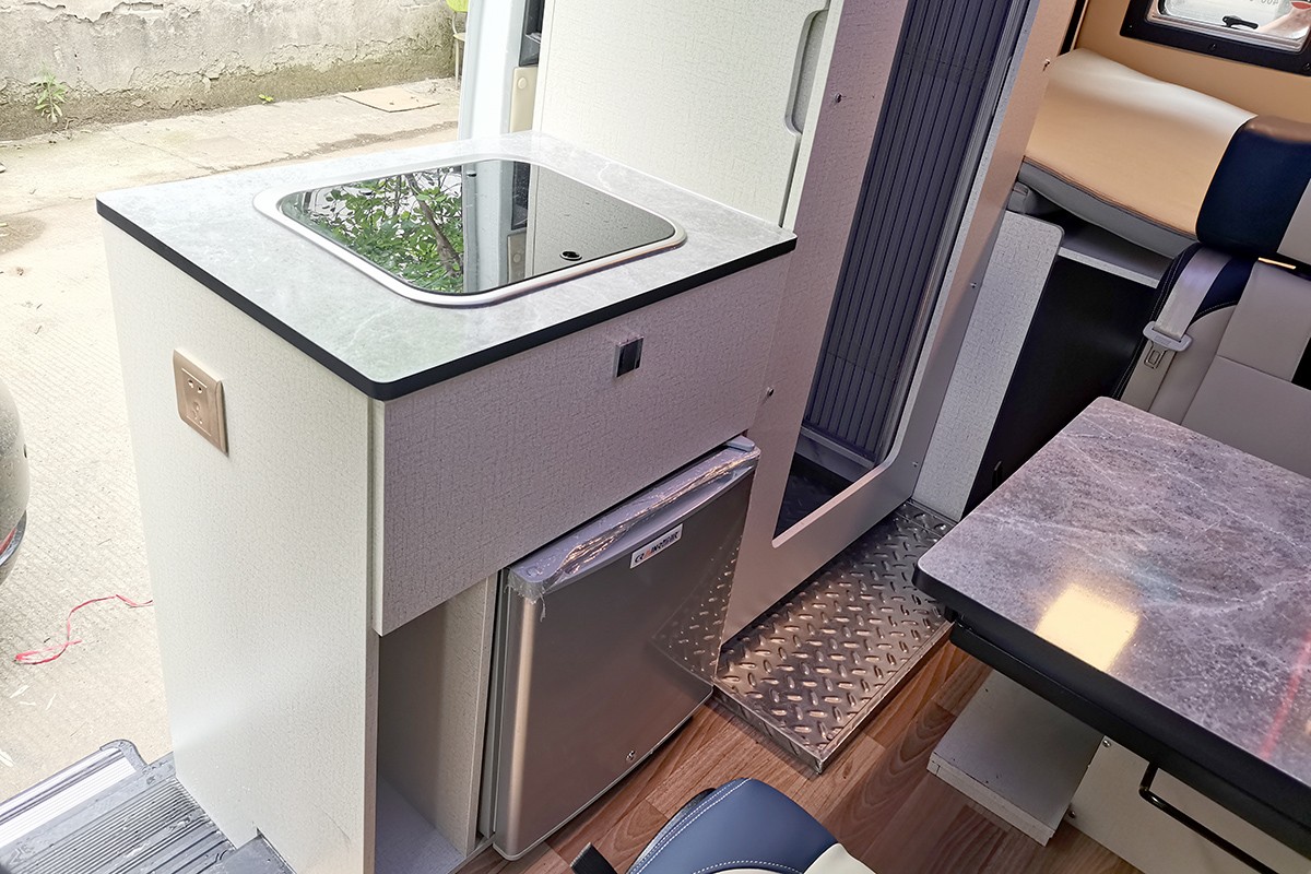 大通v90房车19万,大通v90房车28万