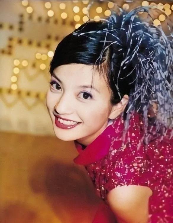 何书桓与依萍关系,何书桓为什么会喜欢依萍