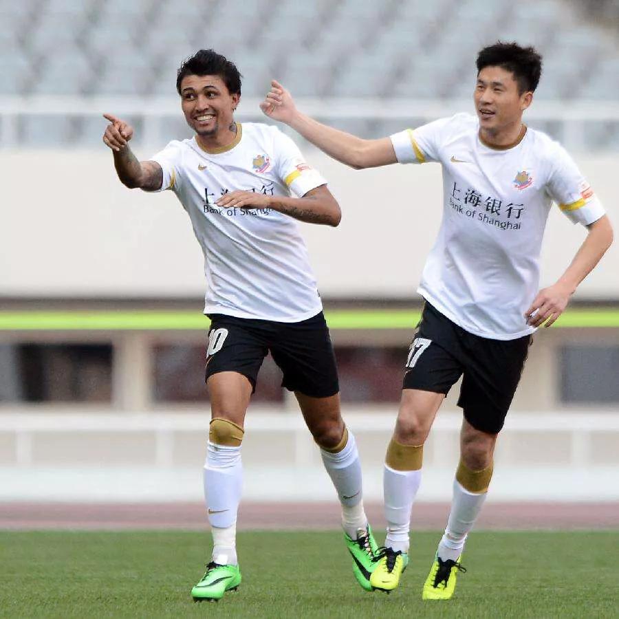 鍙堜竴涓秴鑰佺墝鍔叉梾闈复鐢熷瓨闂,鍙堜竴鑰佺墝涓秴鐞冮槦瀹樺瑙ｆ暎