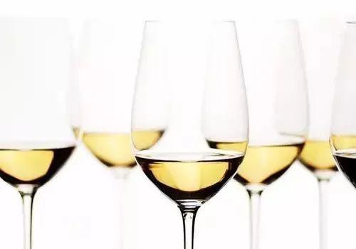 葡萄酒醒酒与不醒的区别,葡萄酒为什么喝之前要醒酒