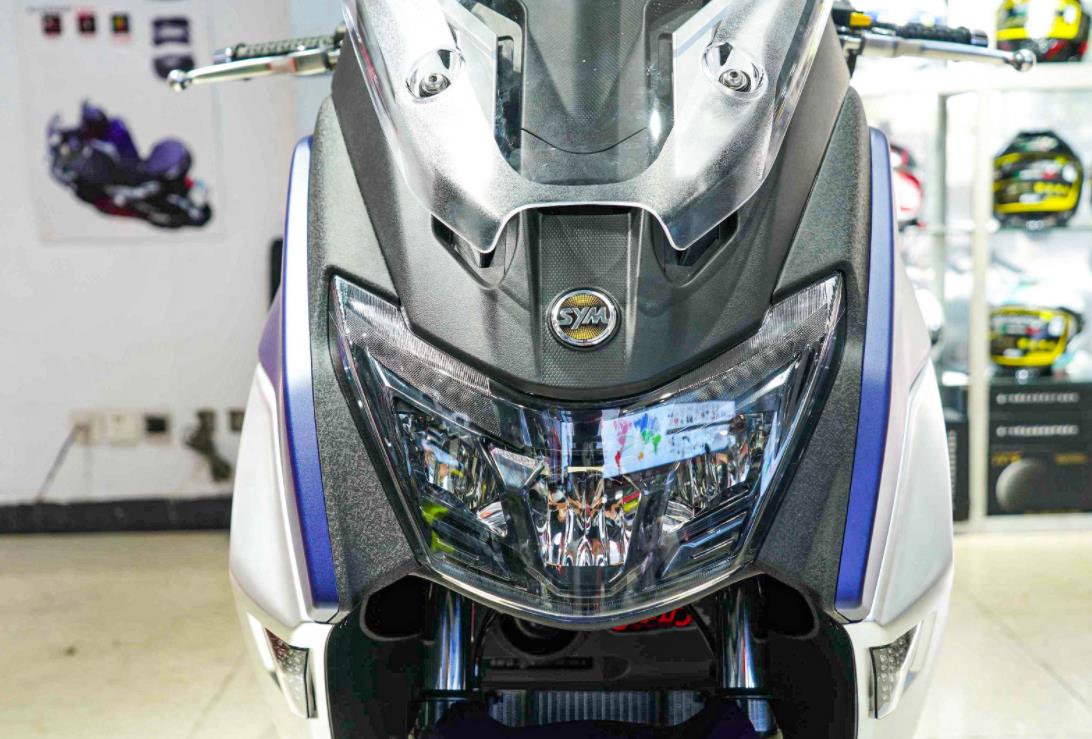 三阳maxsym400运动踏板摩托车,sym三阳摩托车2022款什么时候上市