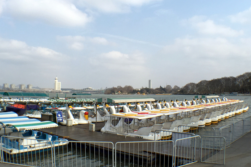 月下说金陵，晨起游南京