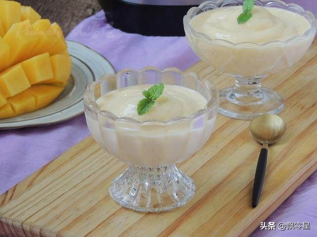 自制饮品芒果冰沙,芒果酸奶冰沙最好吃