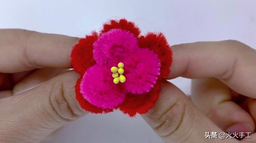 春天来啦手工创意扭扭棒,手工红梅花制作