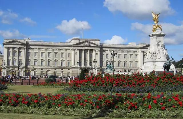 世界著名宫殿是哪几个,世界十大宫殿建筑排名