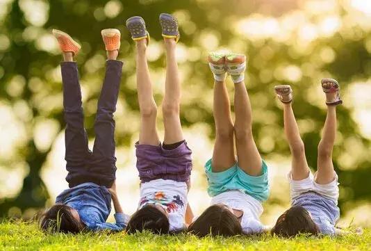 小猪佩奇去露营中英文字幕,小猪佩奇告诉了我们什么道理