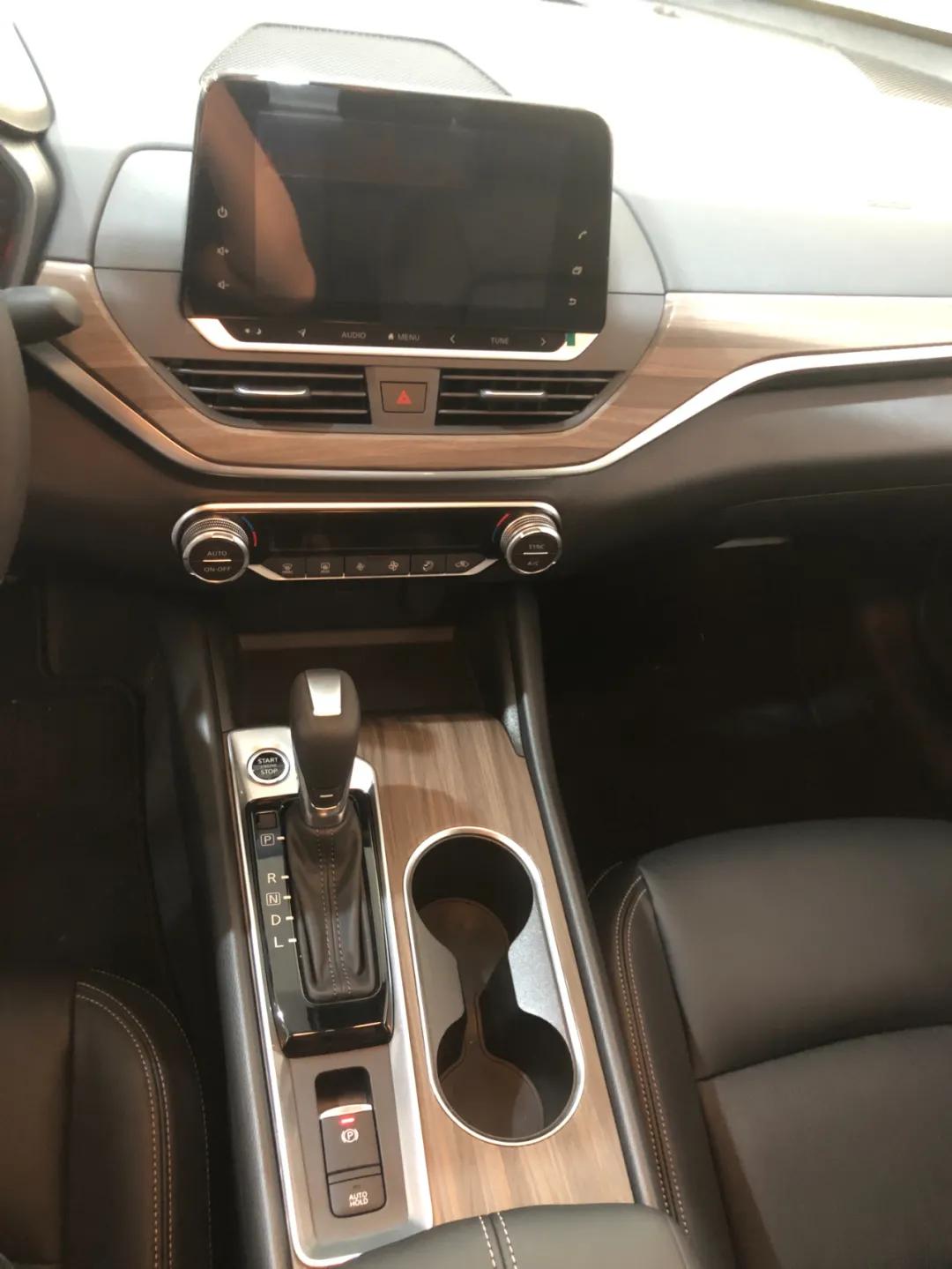 丰田凯美瑞本田雅阁日产天籁2.0t,天籁销量为什么不如雅阁和凯美瑞