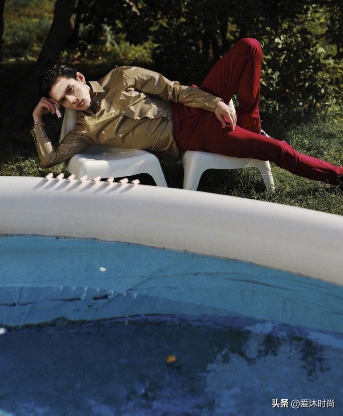 第七张太帅了！粉了这么好看还努力的——李佳琦