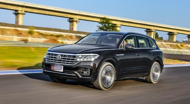 60万买了一辆大众途锐,68万提了宝马