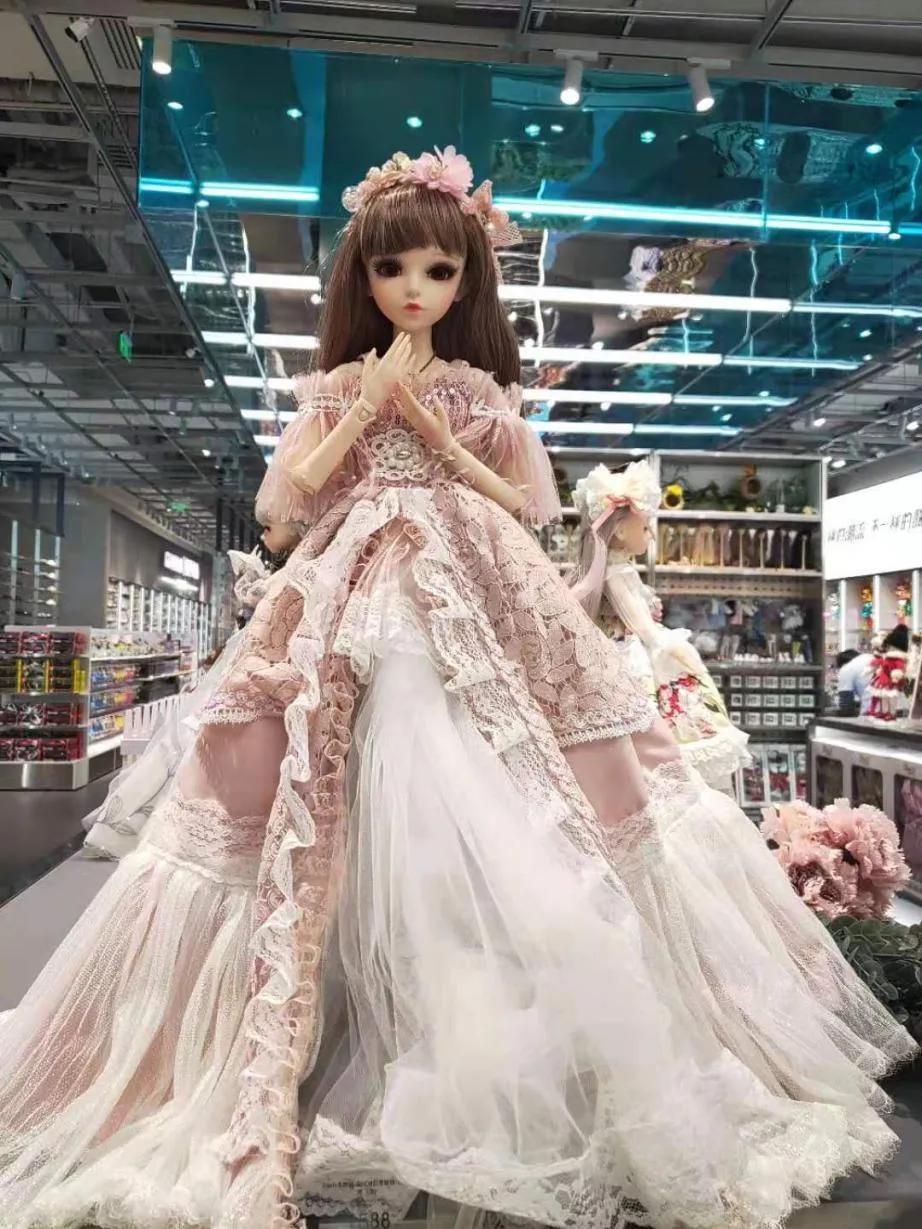 探店|KK集团潮玩店X11:联名手办火热,背后是年轻人的情绪投射