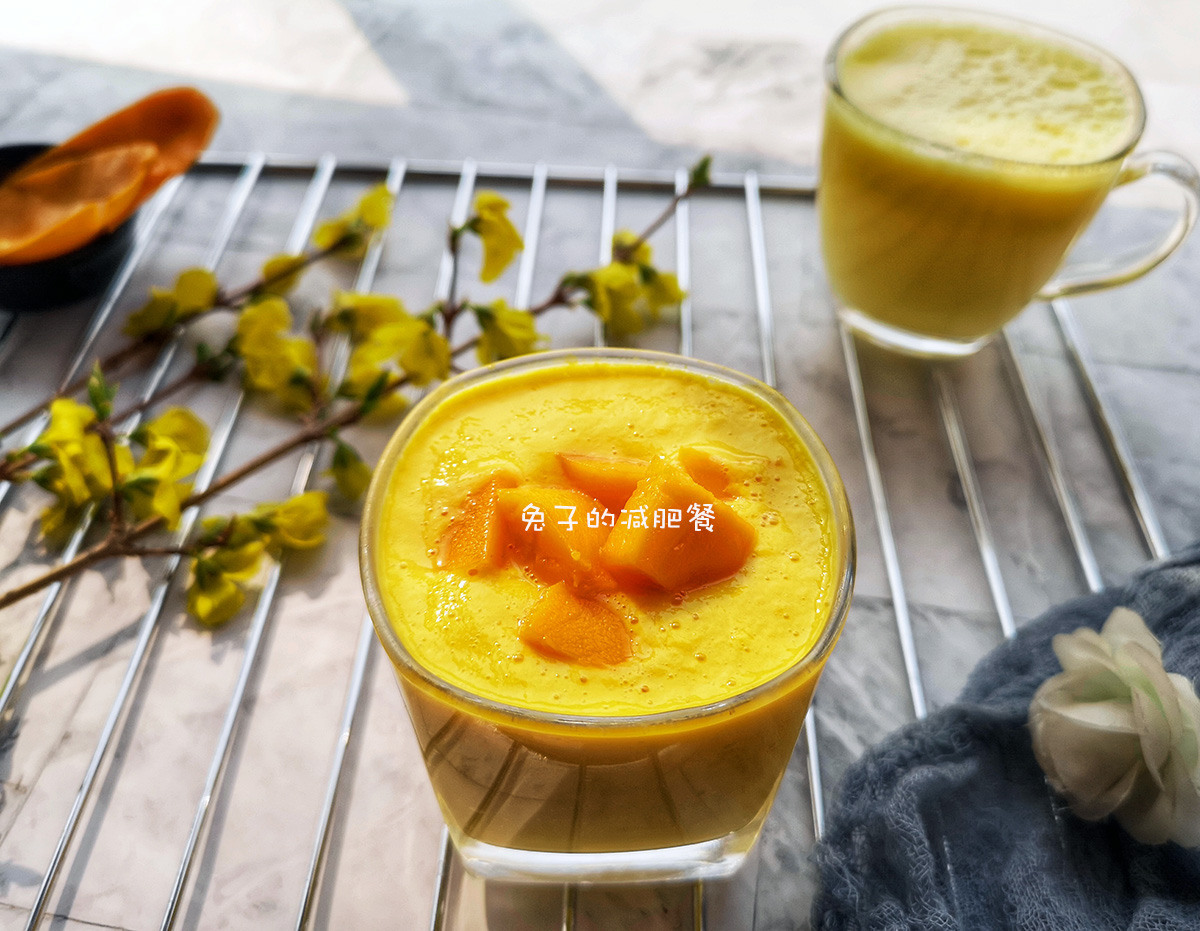 芒果里加2盒酸奶，一切一拌，无油无糖，孩子每天喝1杯，能量满满