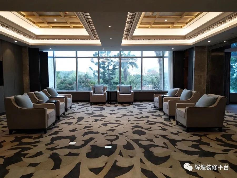 在这不平凡的一年、辉煌集团斩获装饰百强及多项荣誉