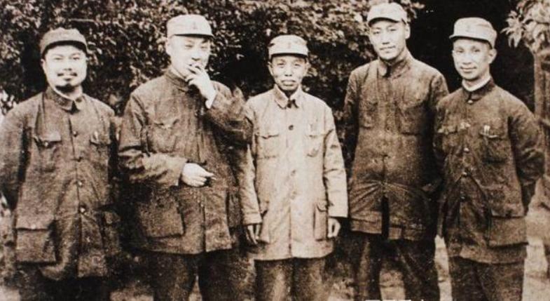 43年陈毅带来自产香烟“飞马”,主席边抽边说:“飞马”劳苦功高