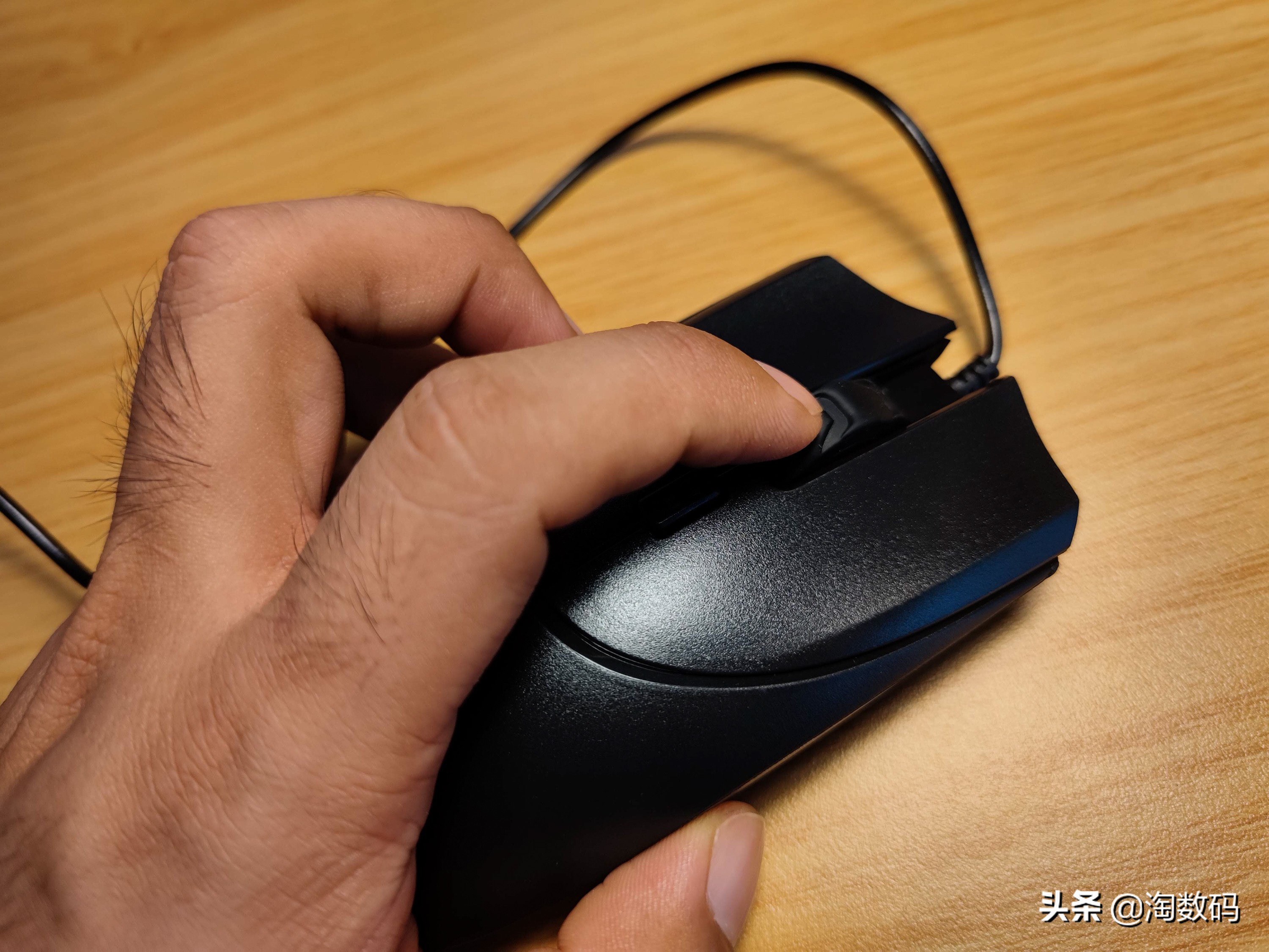 100元左右罗技和雷蛇鼠标测评,雷蛇罗技鼠标测评