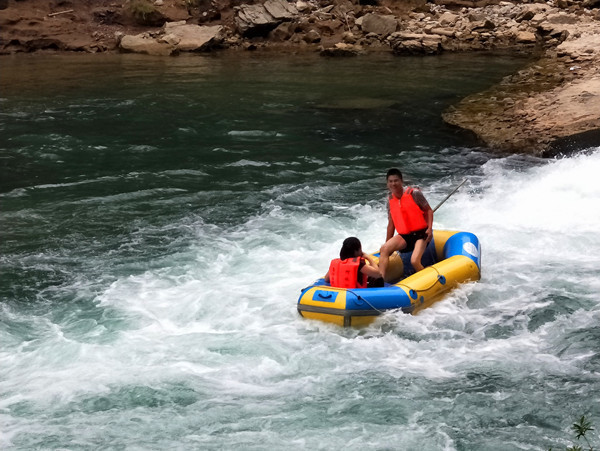 彭水阿依河旅游路线,重庆彭水阿依河漂流双人行攻略