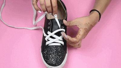 怎样让鞋子鞋带最好看,怎么样才能让鞋带系得更好看