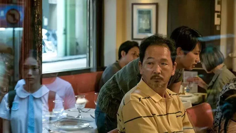 鍦ㄩ娓仛姘村,鍑虹敓鍦ㄩ娓敓娲诲湪骞夸笢