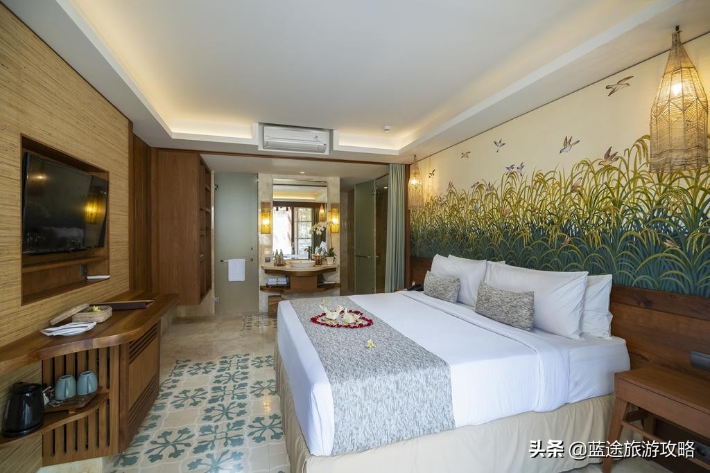 一个人去巴厘岛，应该玩什么？住哪里呢？