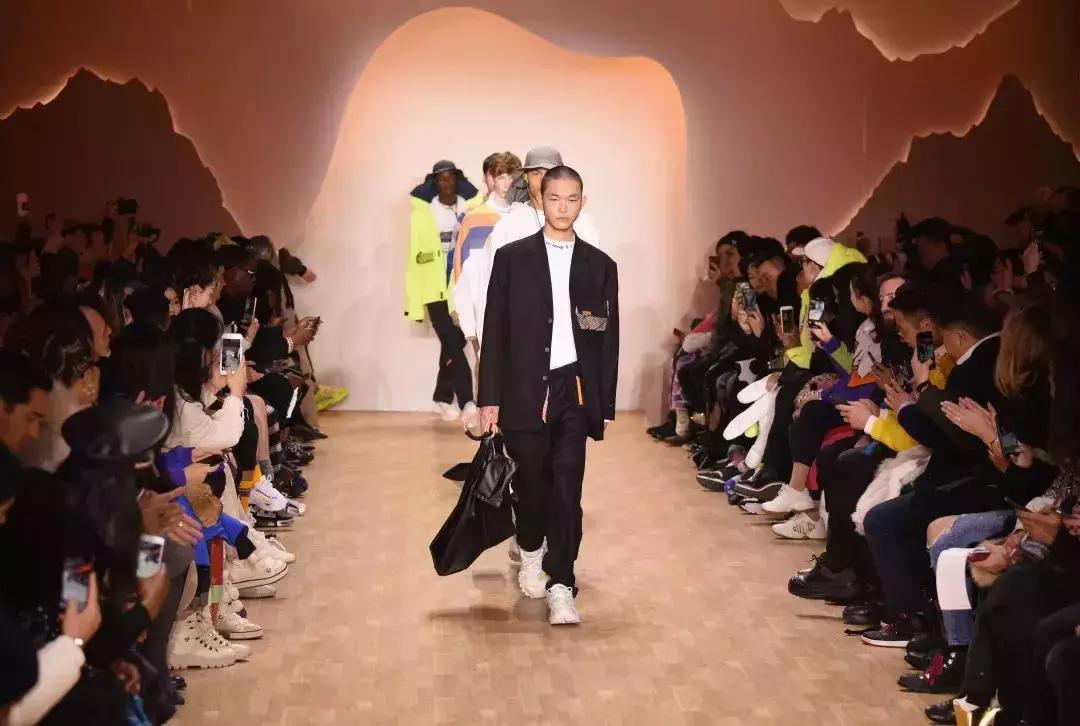 李宁2020纽约时装,李宁2019纽约时装周鞋