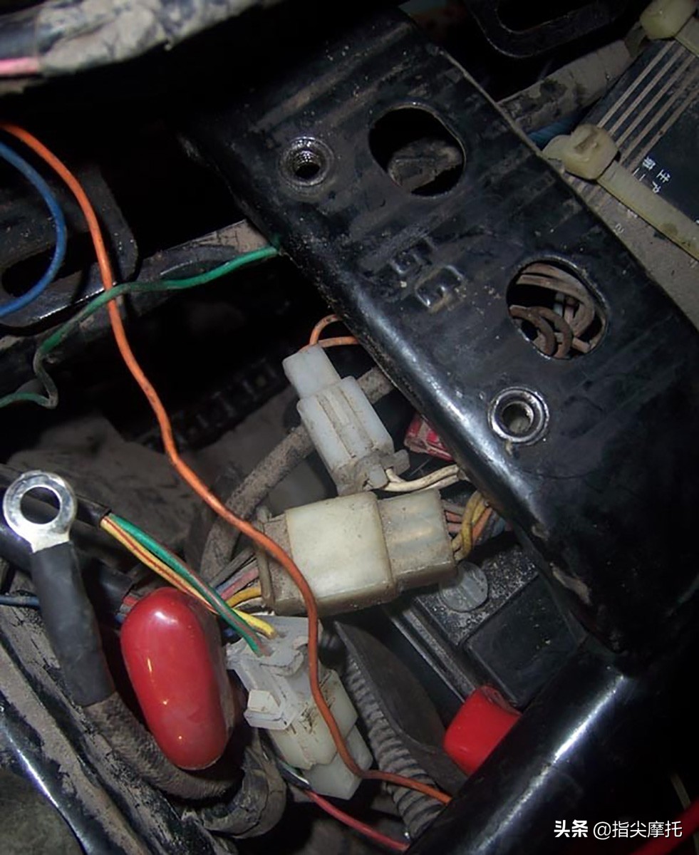 维修汽车短路最快的方法,摩托车保险丝坏了如何接线