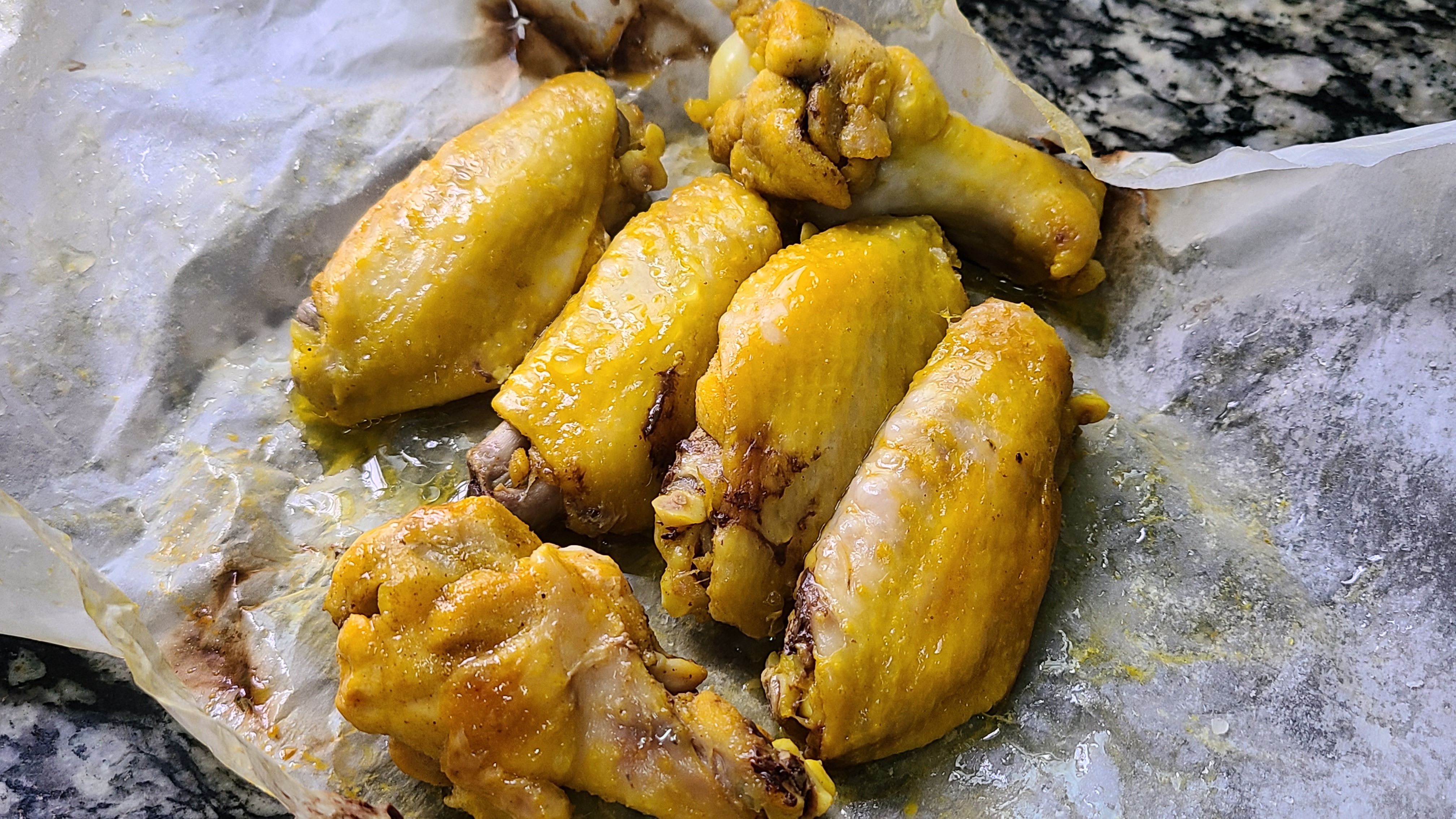 正宗咸香盐焗鸡翅,盐焗鸡翅咸香美味