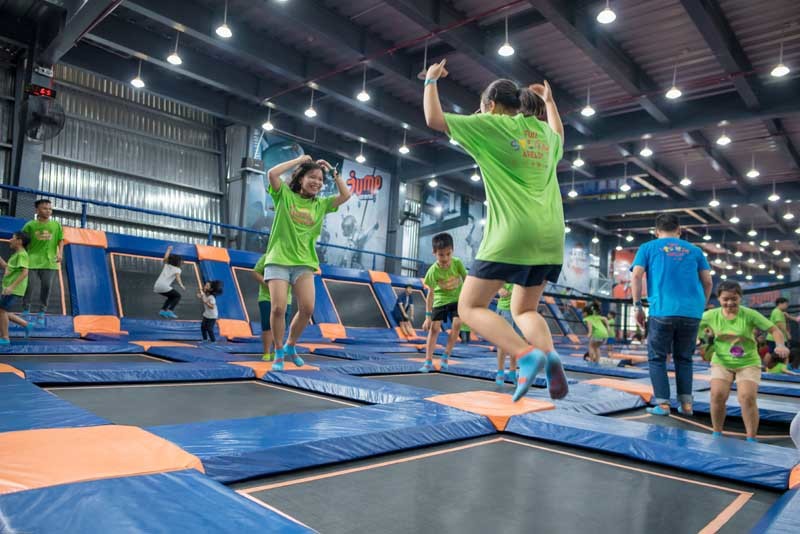 室内大型蹦床厂家在线报价,中山国内做大型蹦床的厂家