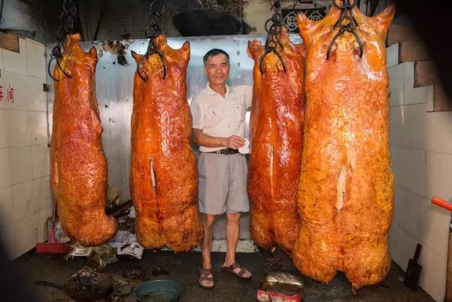 广东特色美食白切鸡,广东菜桌上真的少不了白切鸡吗