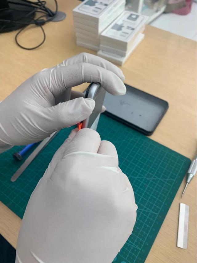 苹果手机怎么换电芯全过程,苹果手机如何换电池教程