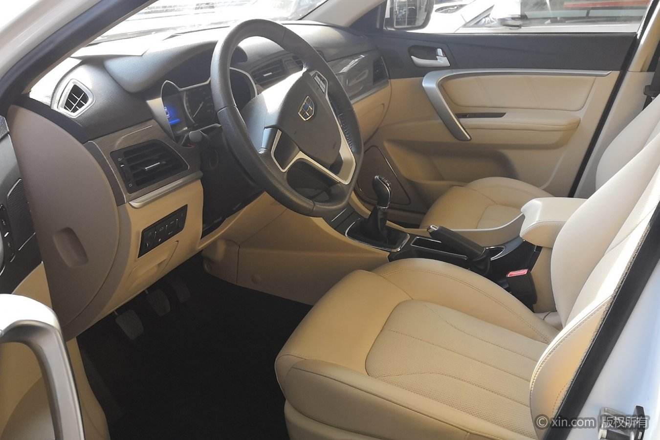 吉利帝豪实际驾驶体验,开了8年的吉利帝豪现在怎么样