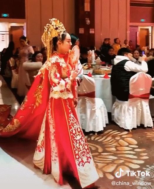 中式婚礼火遍抖音,中式婚礼爆火