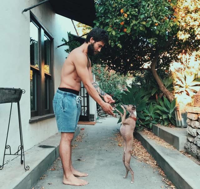 男士瑜伽展示力量,男士练瑜伽帅呆了