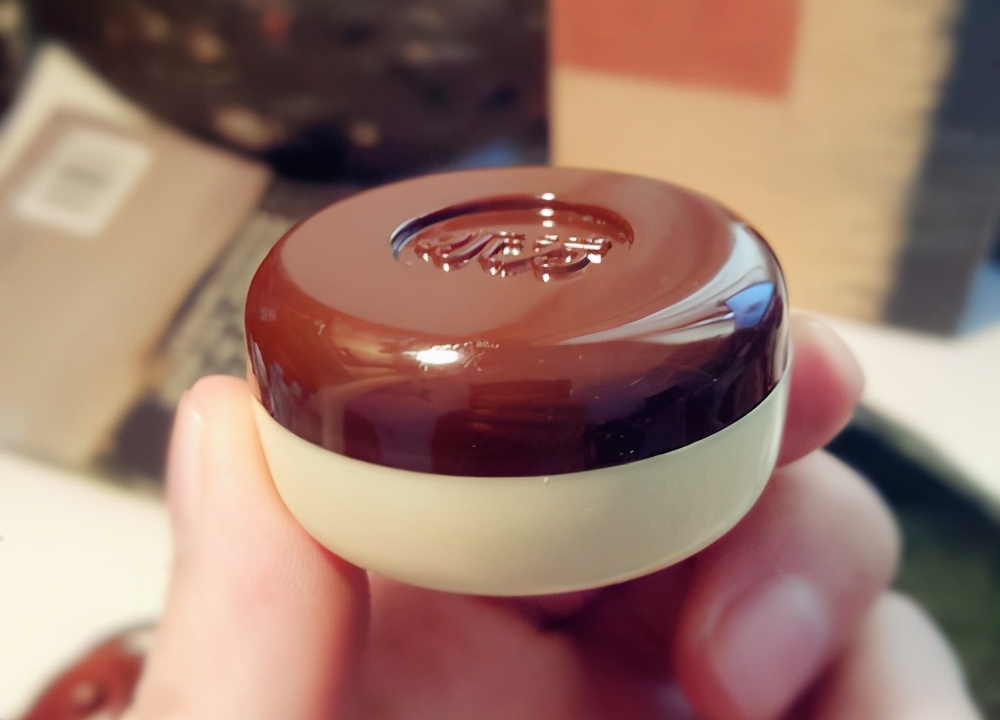 皮肤特别黑黄适合的身体素颜霜,中年黄黑皮女人适合哪种素颜霜