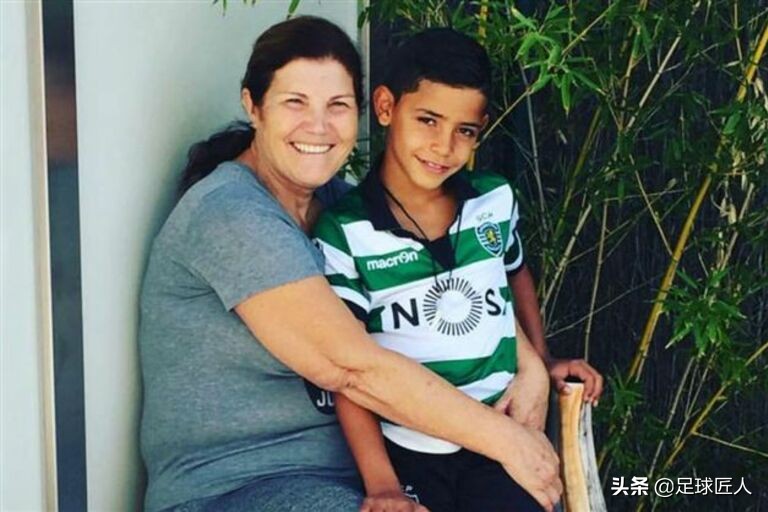 c罗祝儿子13岁生日快乐,c罗一家给迷你罗庆祝12岁生日