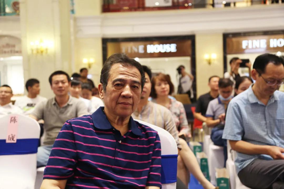 让艺术走进生活让陶艺丰富生活,让艺术品走进生活