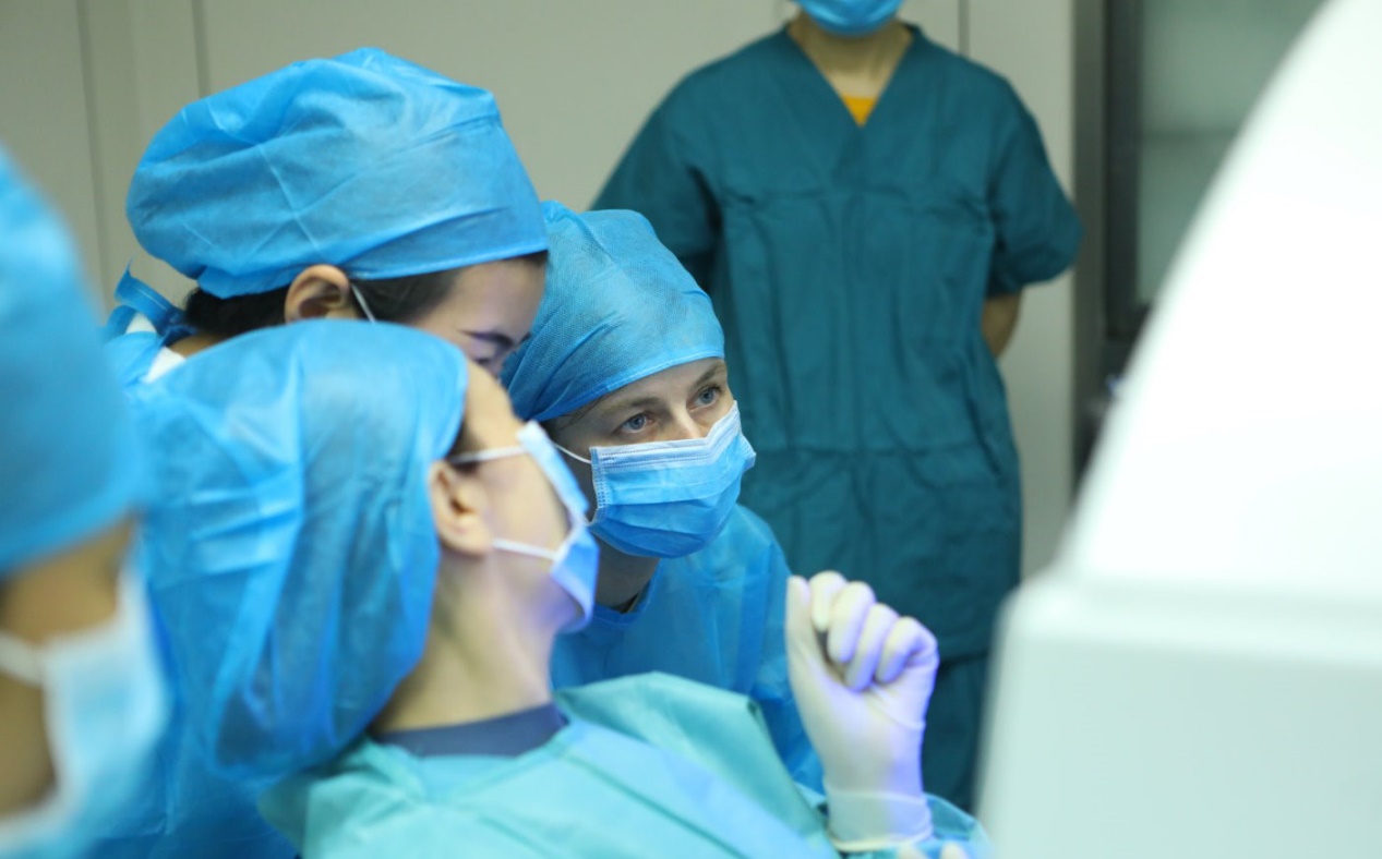 做近视手术是什么体验,近视手术半价体验