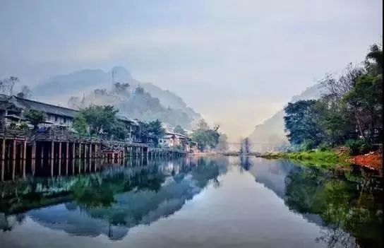 一泡而红!四川这座小城已火向全球,今天万人齐聚!