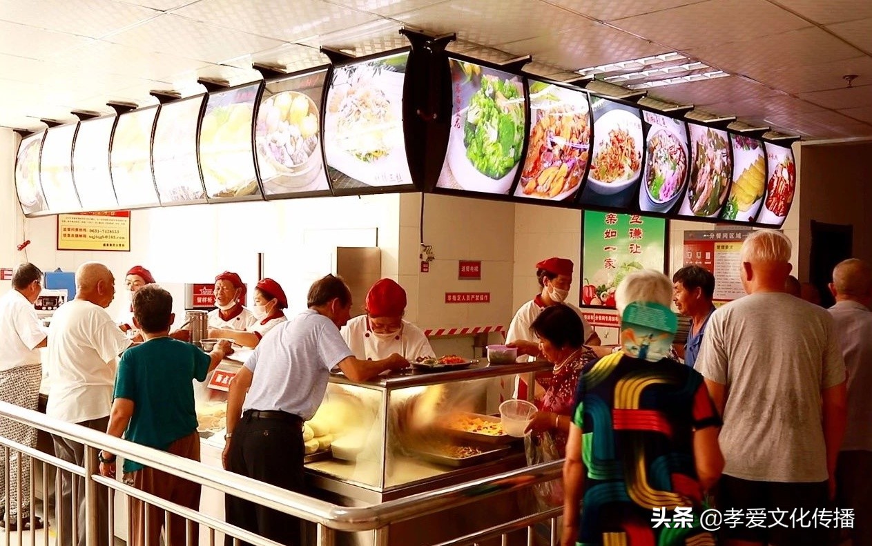 盛泉养老新模式,盛泉普惠康养基地老人