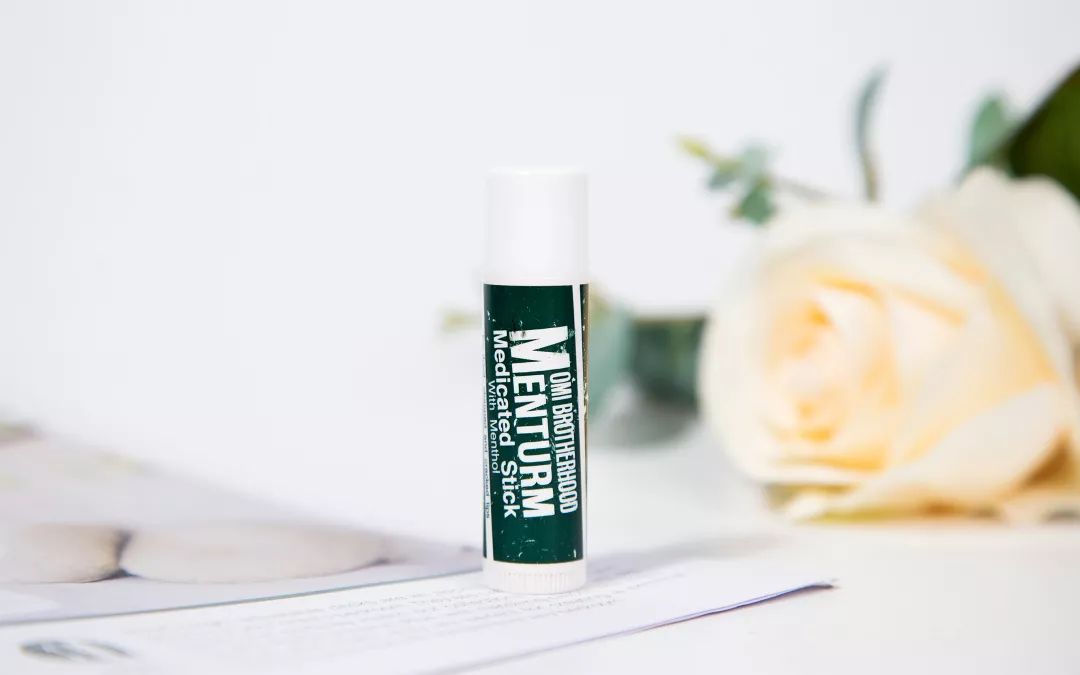 可以让嘴巴滋润红的润唇膏,最好用的几款润唇膏