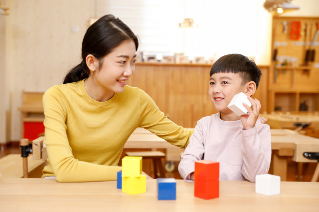 选什么专业适合女生且工资待遇好,比较适合女生学的工资高的专业