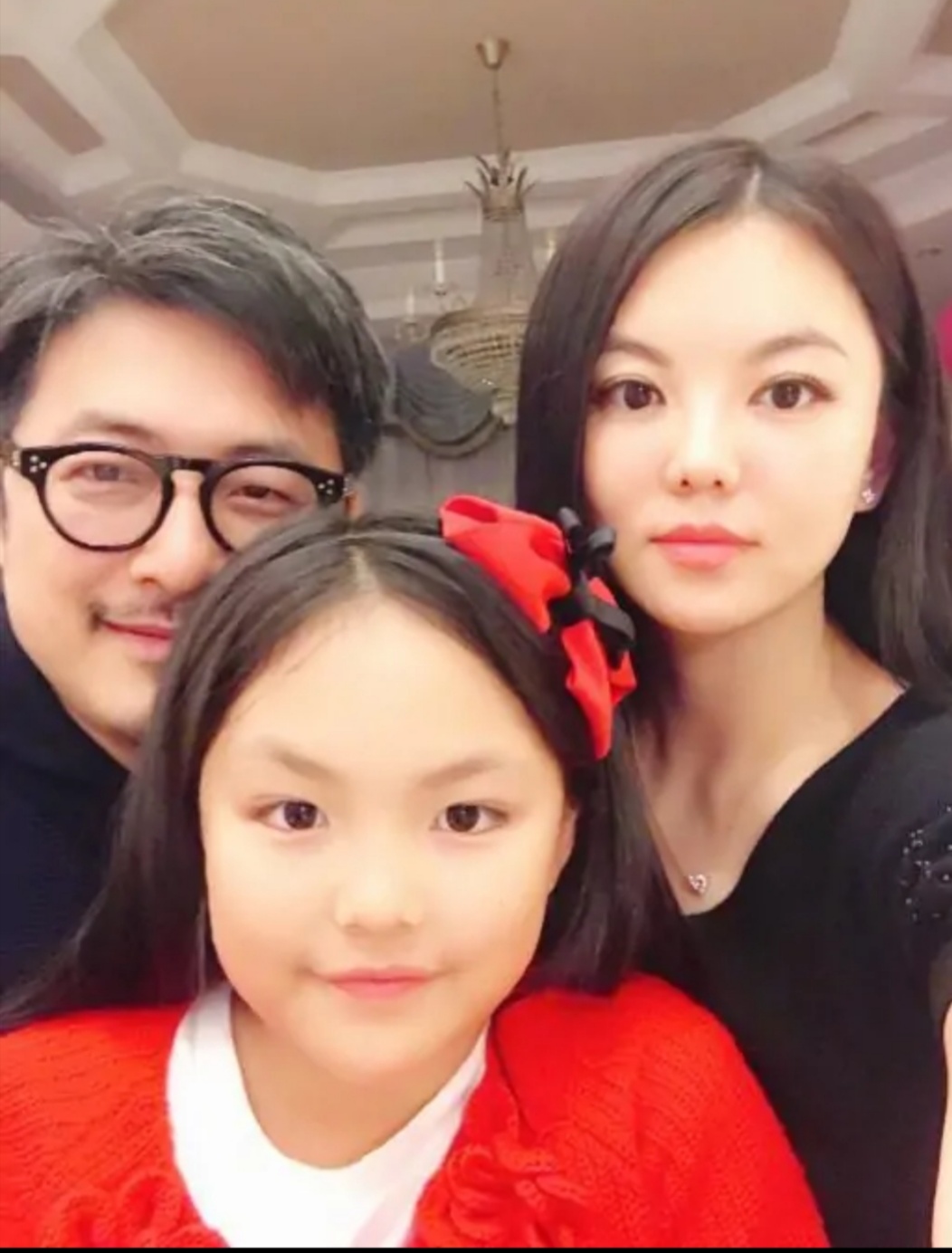 网友戏称李湘像“油桶”，豪不掩饰“富养”女儿王诗龄