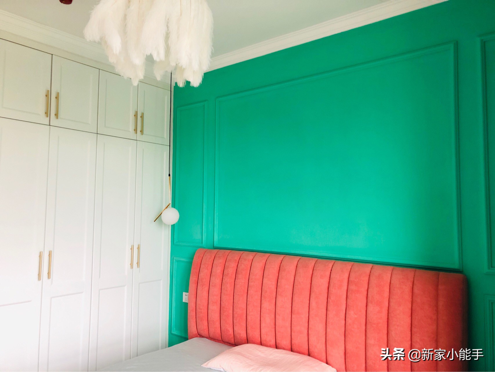 电视背景墙金属线条效果图,学家里装修设计