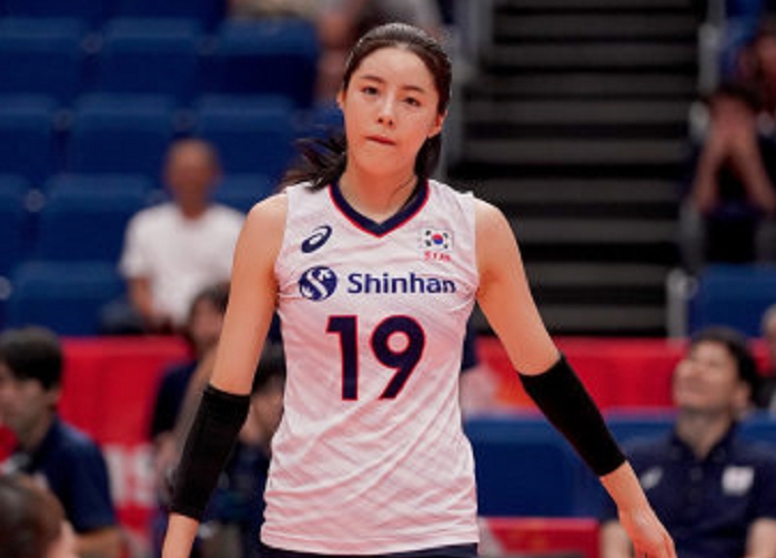 韩国女排李多英,韩国女排的二传李多英生活照