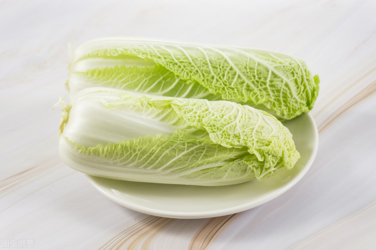 白菜闻起来是一股清新的味道,既淡雅,又浓郁
