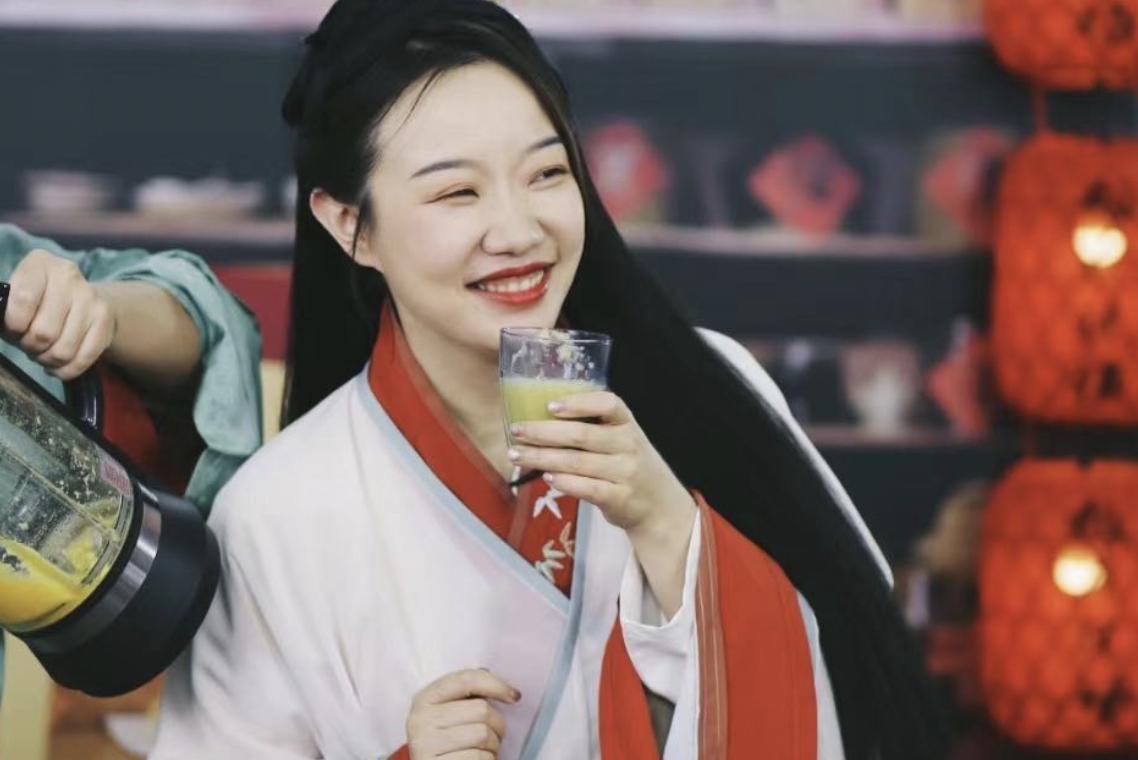 北大女成家庭主妇,北大女海外生子资产百亿