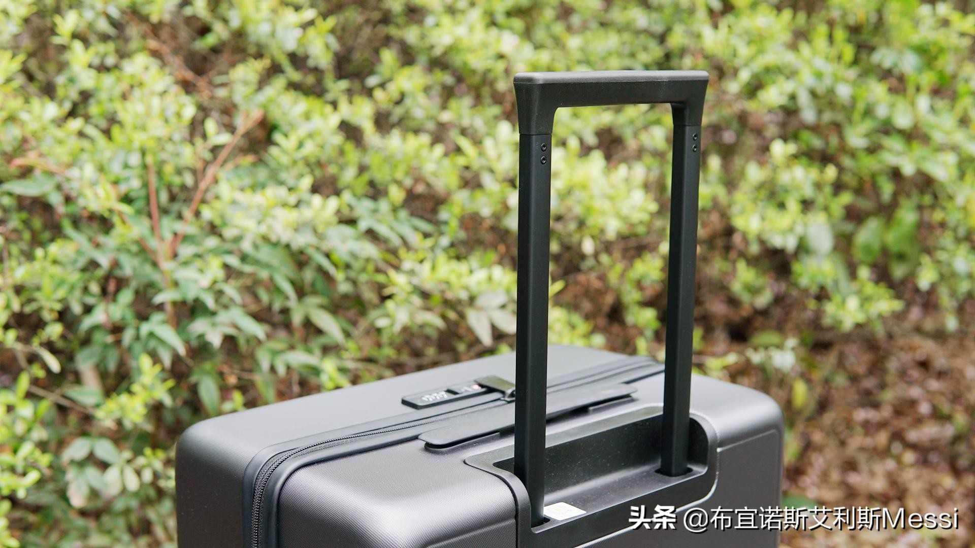 地平线8号行李箱和小米90分行李箱,地平线行李箱与小米行李箱对比